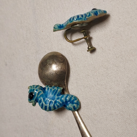 Sea horse screw on earrings Vintage retro MCM porcelain - Picture 2 of 7
